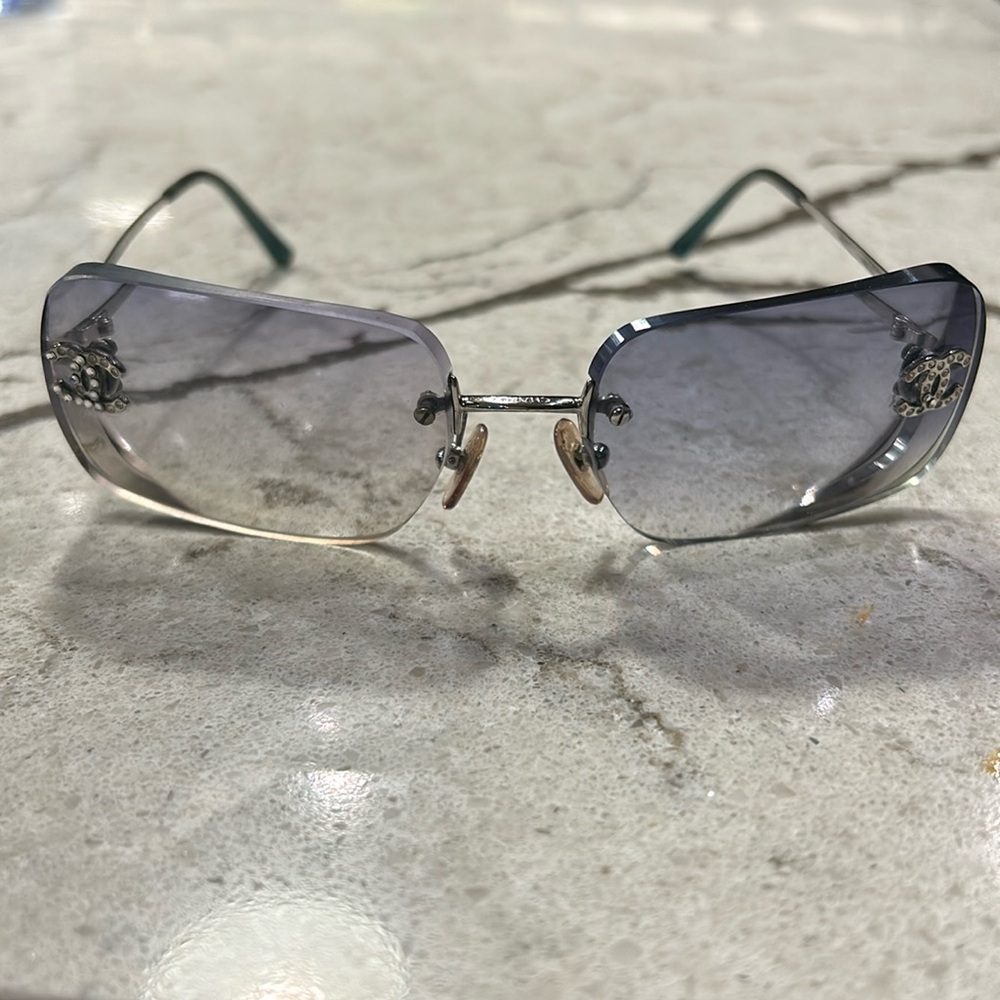 CHANEL silver frame sunglasses style 4017D blue gradient lenses
